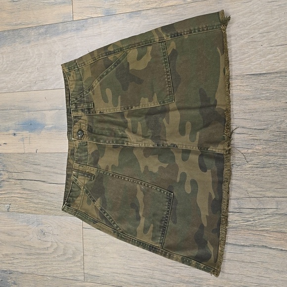 Blank NYC | Camouflage Camo Denim Mini Skirt 27​ - Picture 5 of 13